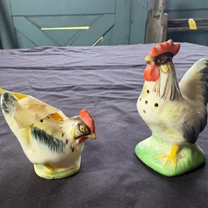 Rooster salt and pepper shakers