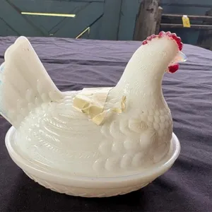 Hen - milk glass covered dish