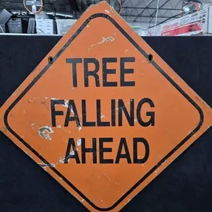 24"�24" TREE FALLING Highway Sign