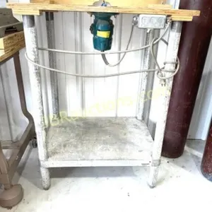 ROUTER TABLE W/ROUTER
