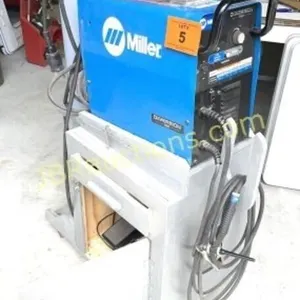 MILLER DIVERSION 180 WELDER ON CART