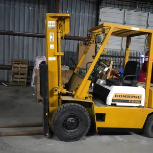 Komatsu FG25 Gasoline Forklift