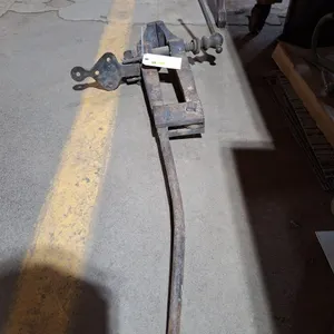 Vintage Post Leg Vise, 39"