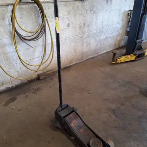 Hydraulic Floor Jack