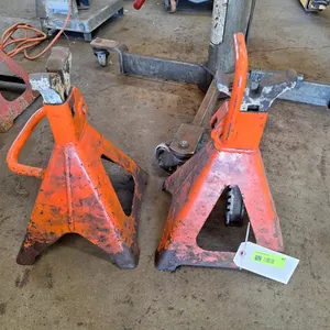 2 Jack Stands