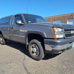 2007 Chevy Silverado 2500 HD Pickup with Topper, VIN: 1GCHC24UX7E13491, 191,467 Miles, Engine: Vortec 6.0L V8 Gas, Transmission: Automatic, 2" Receive