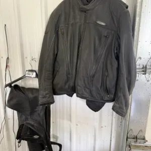 Harley Davidson 3XL FXRG Leathers