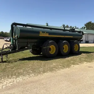 Husky 8000 Gallon Manure Tanker