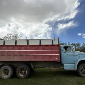 1969 Fargo C700 T/A Grain Truck
