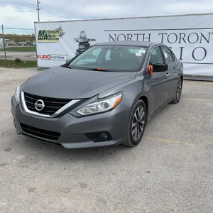 2017  Nissan  Altima  2.5 SV 4dr Sedan