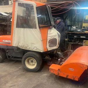 OFFSITE - Kubota FZ2100 , 3 cylinder diesel with front mount Kubota F3219 sweeping brush