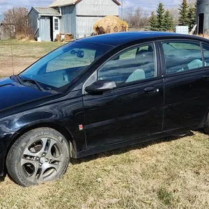 2005 Saturn Ion Sedan Uplevel 4 Door Car, 170,200 KM., Manual Transmission