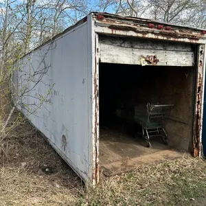 40' CARGO CONTAINER DOOR REQUIRE REPAIR - BUYER RESPONSIBLE FOR LOADING