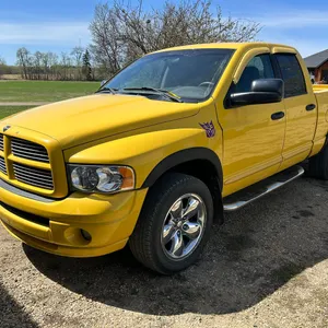 2005 DODGE 1500 P/U TRUCK, 4X4, 5.7L HEMI, AT, CREW CAB, SHORT BOX, 252,840.3 KM SHOWING - WELL MAINTAINED, RUNS GREAT, GOOD TIRES S/N 1D7HU18D25J5505