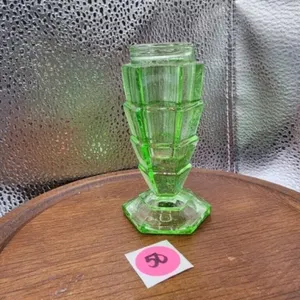Single Uranium Tea Room Green Salt or Pepper