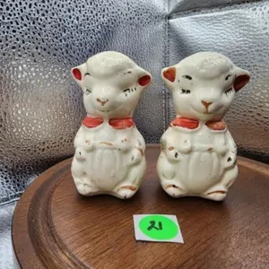 VTG Shawnee Pottery "Little Lamb" Salt & Pepper