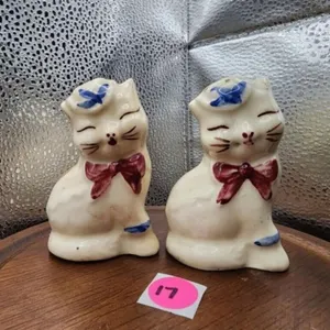 VTG Shawnee Pottery Puss & Boots Salt & Pepper