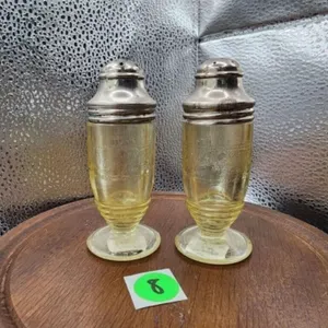 Clover Leaf Yellow Footed Salt & Pepper Shaker Set