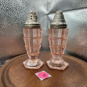 Pink Tea Room Depression Salt & Pepper Shaker 1930