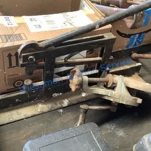 HAND CRANK GRINDER AND METAL PRESS