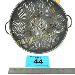 GRANITEWARE COLANDER