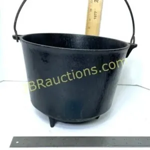 LARGE 3 FOOTED CAST IRON KETTLE / POT