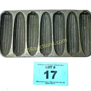 CAST IRON CORN BREAD PAN