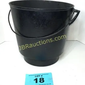 LARGE CAST IRON POT WITH HANDLE