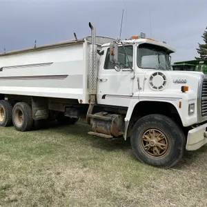 1990 FORD L8000 t/a Grain Truck w/ Steel Box & Nordic Dual Cylinder Hoist