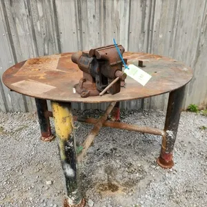 5' Round Table & Vise Grip