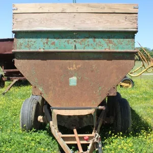 John Deere 68 Auger Wagon