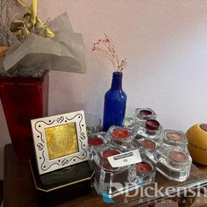 VARIETY OF DECORATIONS, QTY (13)