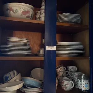 GREAT SELECTION OF DISHES, KITCHEN GOODS