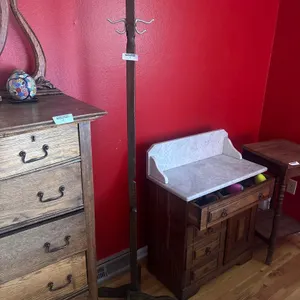 WOOD FLOOR STANDING COAT RACK