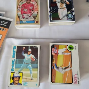 APPROXIMATELY (200) BASEBALL CARDS