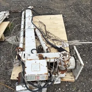 AUTO CRANE