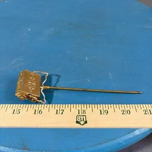 Miniature Metal Doll House Toy Sweeper