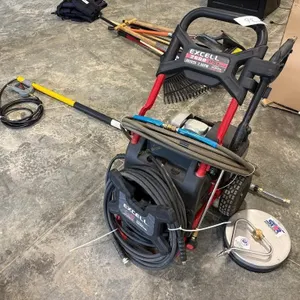 Excell 2600 PSI Power Washer w/extras