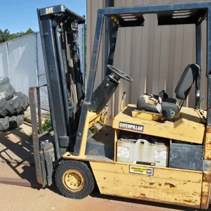 Caterpillar F30 Forklift