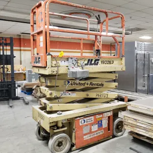 2000 JLG Scissor Lift