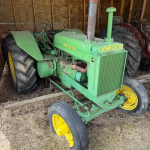 John Deere AR Collector Tractor, Running, Shedded