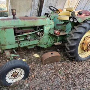 John Deere 2010 Collector Tractor, Running, Shedded, Meter reads 5457hrs, S/N 37968