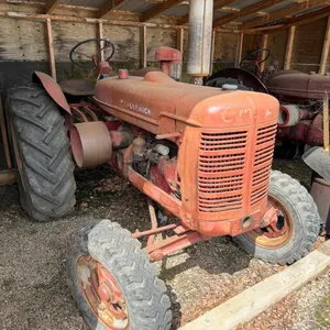 McCormick IH  W4 Collector Tractor, (Running when parked), Shedded, S/N 1971 J