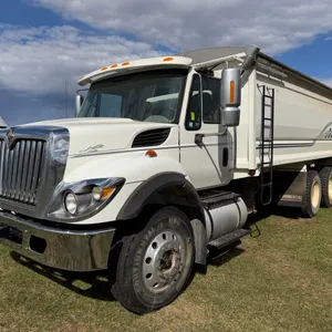 2011 Internationsl 7400 Work Star Tandem Grain Truck, 20’ Box, MaxxForce 9 300hp Diesel, Allison Auto, 10,803km, Original Owner, Rear Chute Controls a