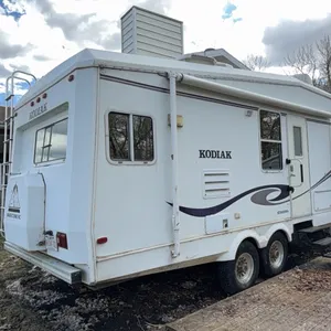 28’ Kodiak 5th Wheel Holiday Trailer w/ 2 Slides, Model K285SSL,