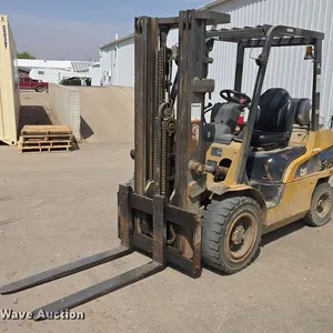 Caterpillar P6000 forklift
