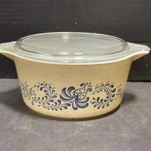 Vintage Pyrex Homestead Covered Casserole Dish