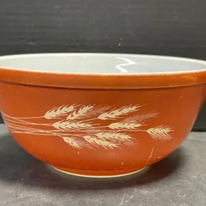 Vintage Pyrex Autumn Harvest Wheat Mixing Bowl
