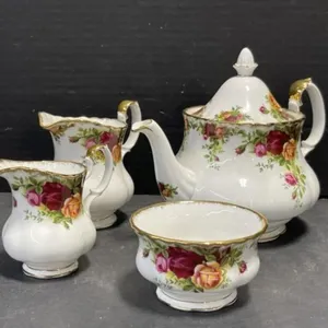 Royal Albert Old Country Roses Teapot, Cream,