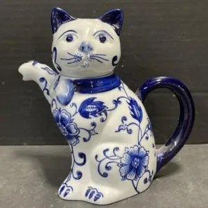 Bombay Made In China Blue & White Cat Teapot